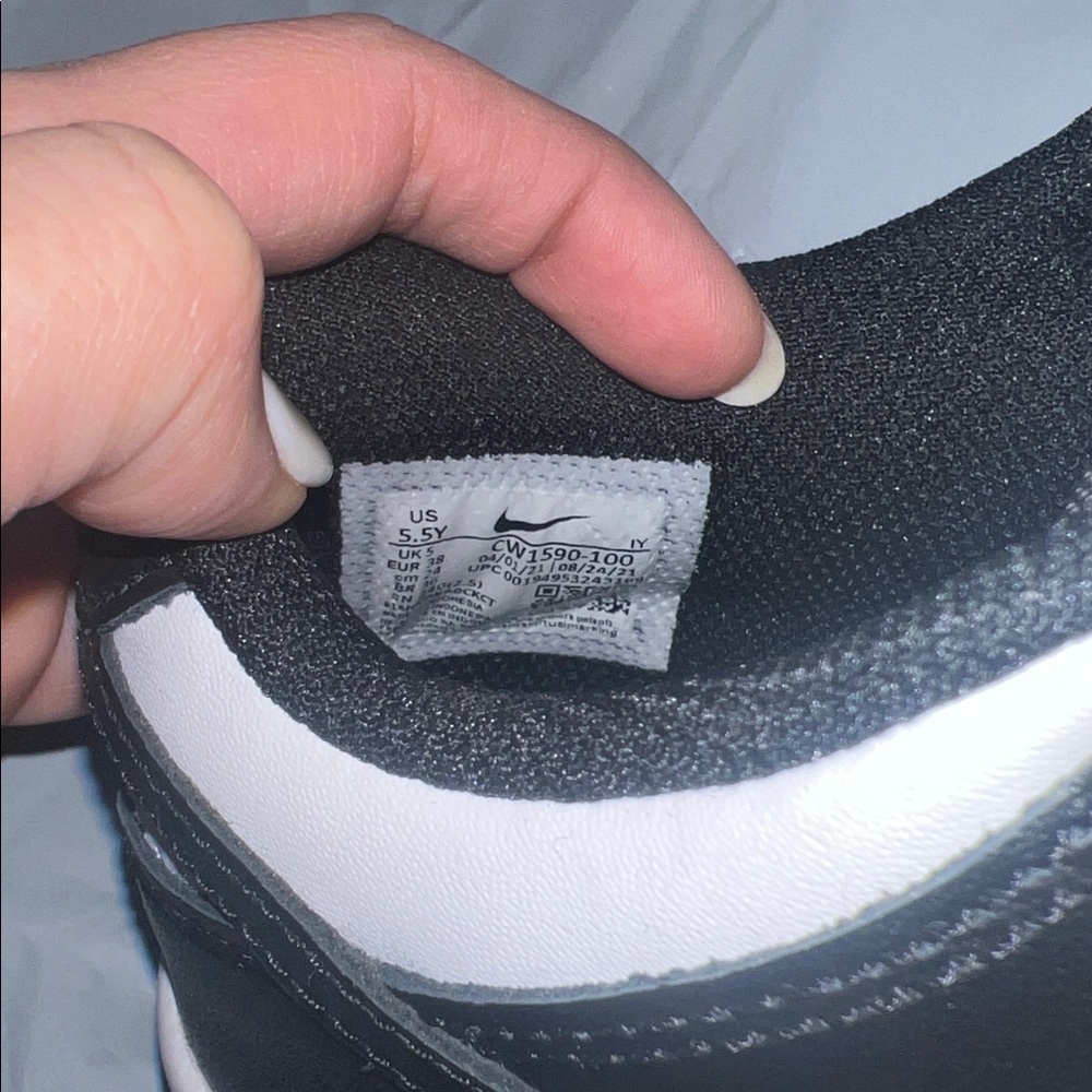 Nike panda dunks - Picture 3 of 3